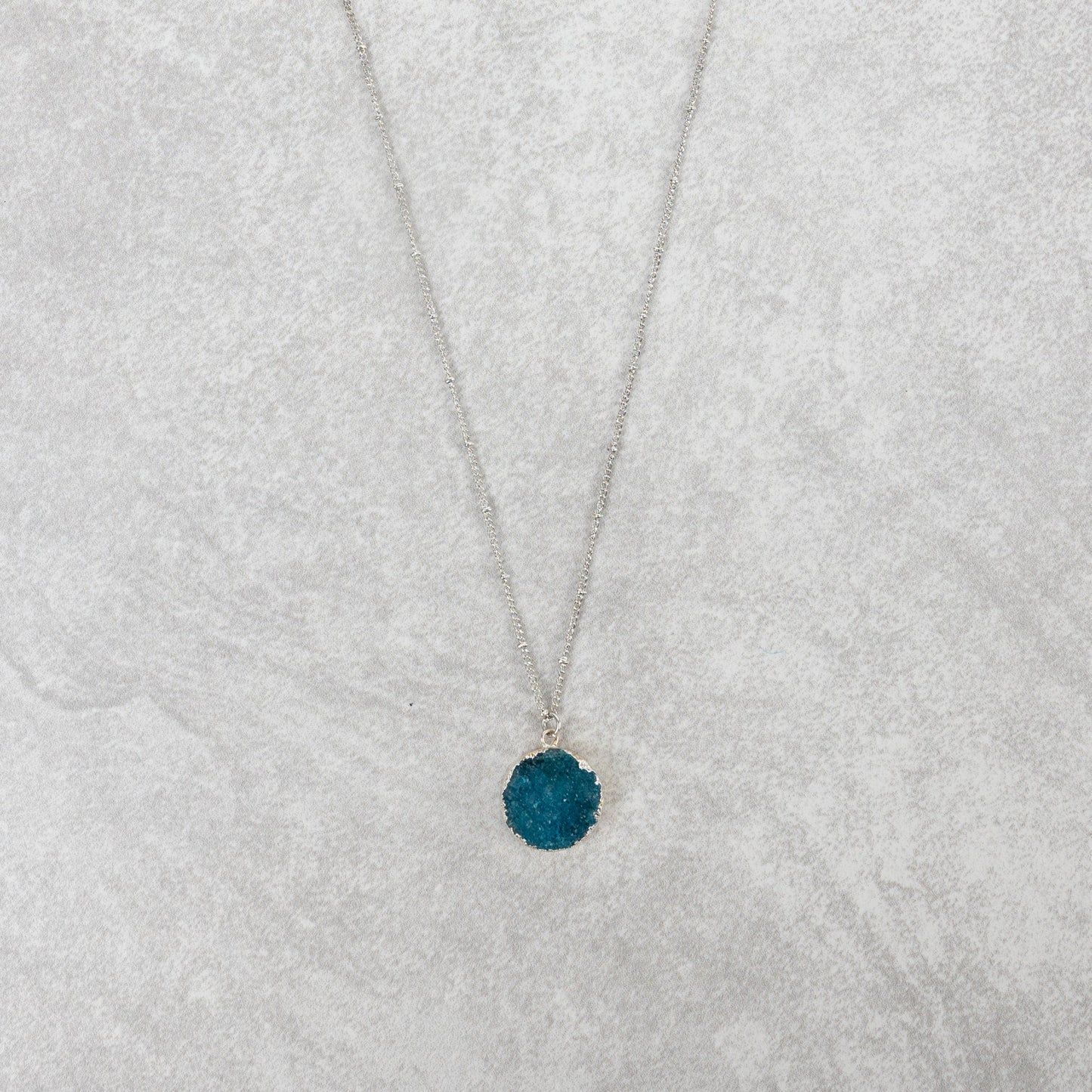 Chattan Geode Pendant Necklace - Fluent Trends