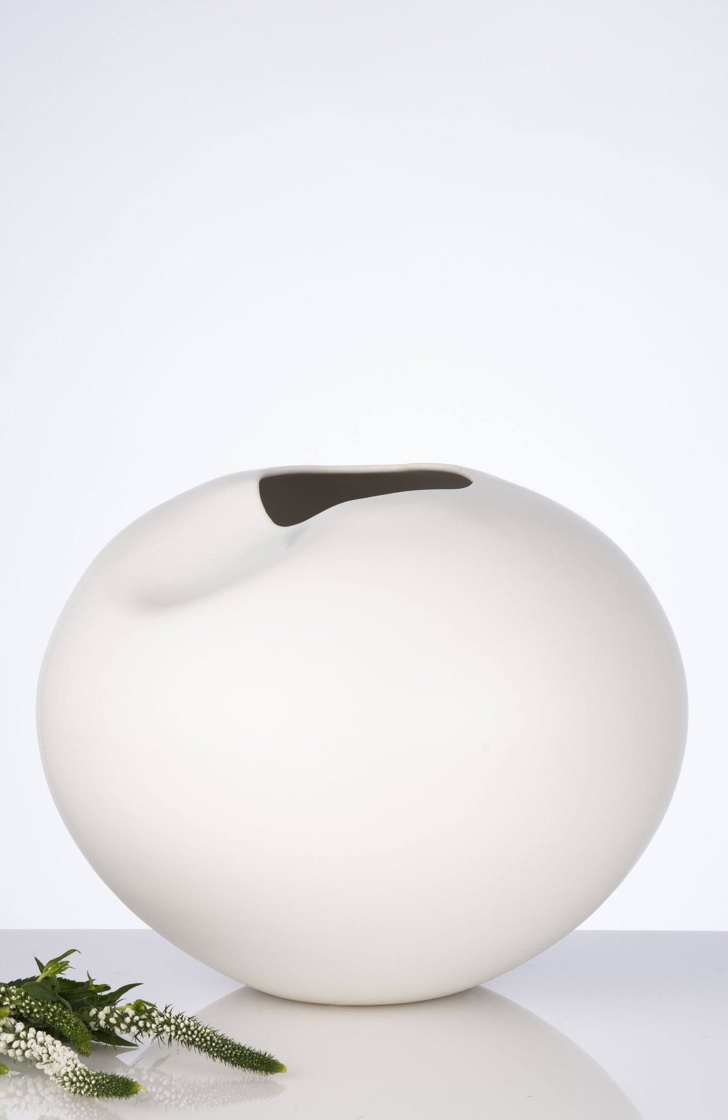 Milan White Sculptural Vase Powered by People