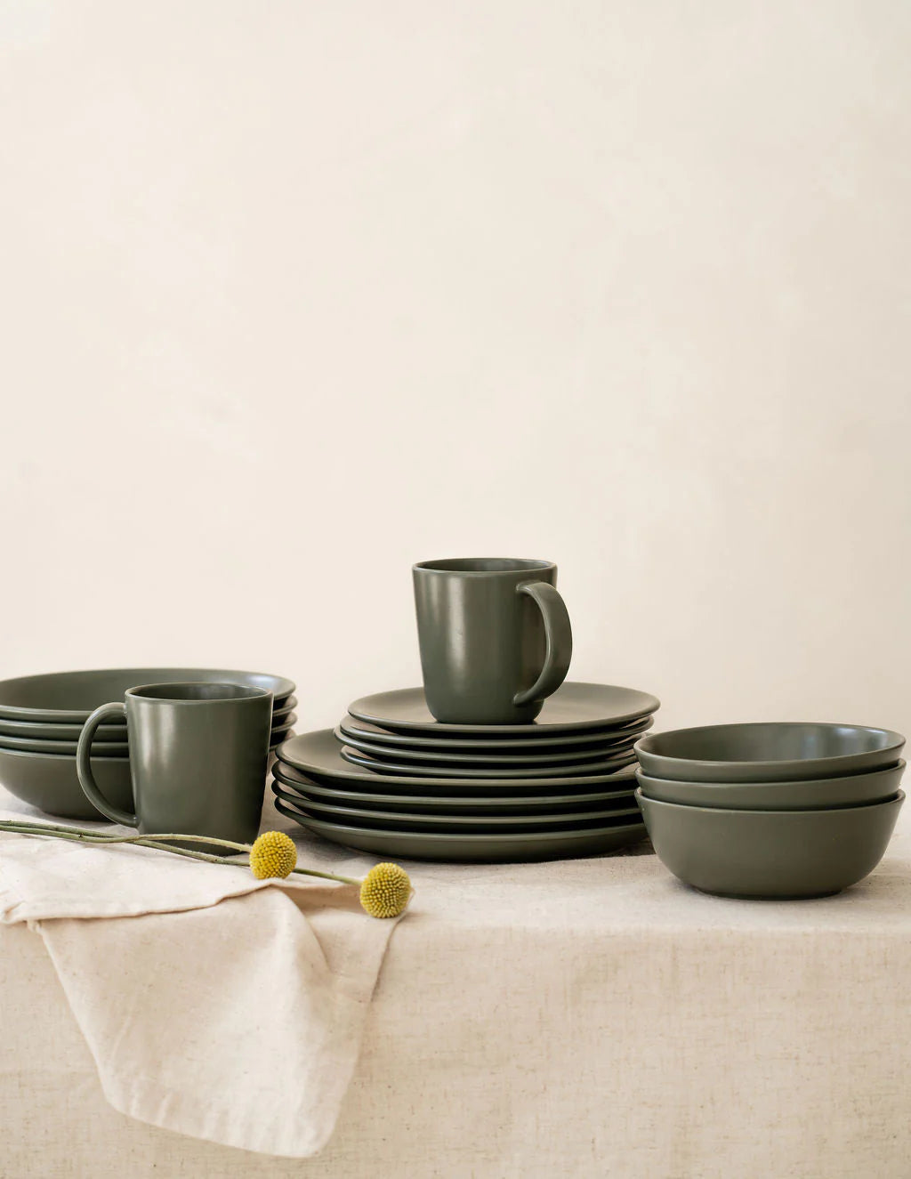 The Legacy Collection Dinnerware (20-pieces)