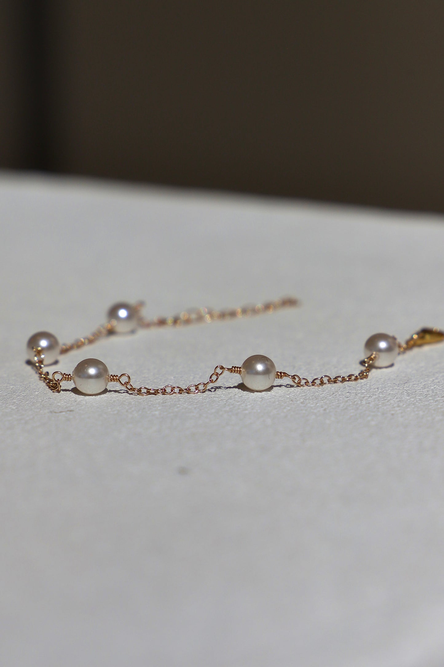 GOLD PEARL STATION BRACELET - Fluent Trends