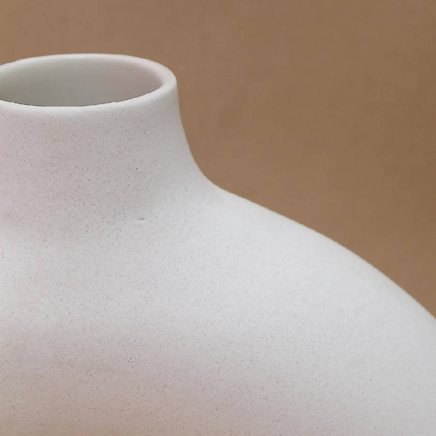 Off-White Big Polo Vase - Fluent Trends