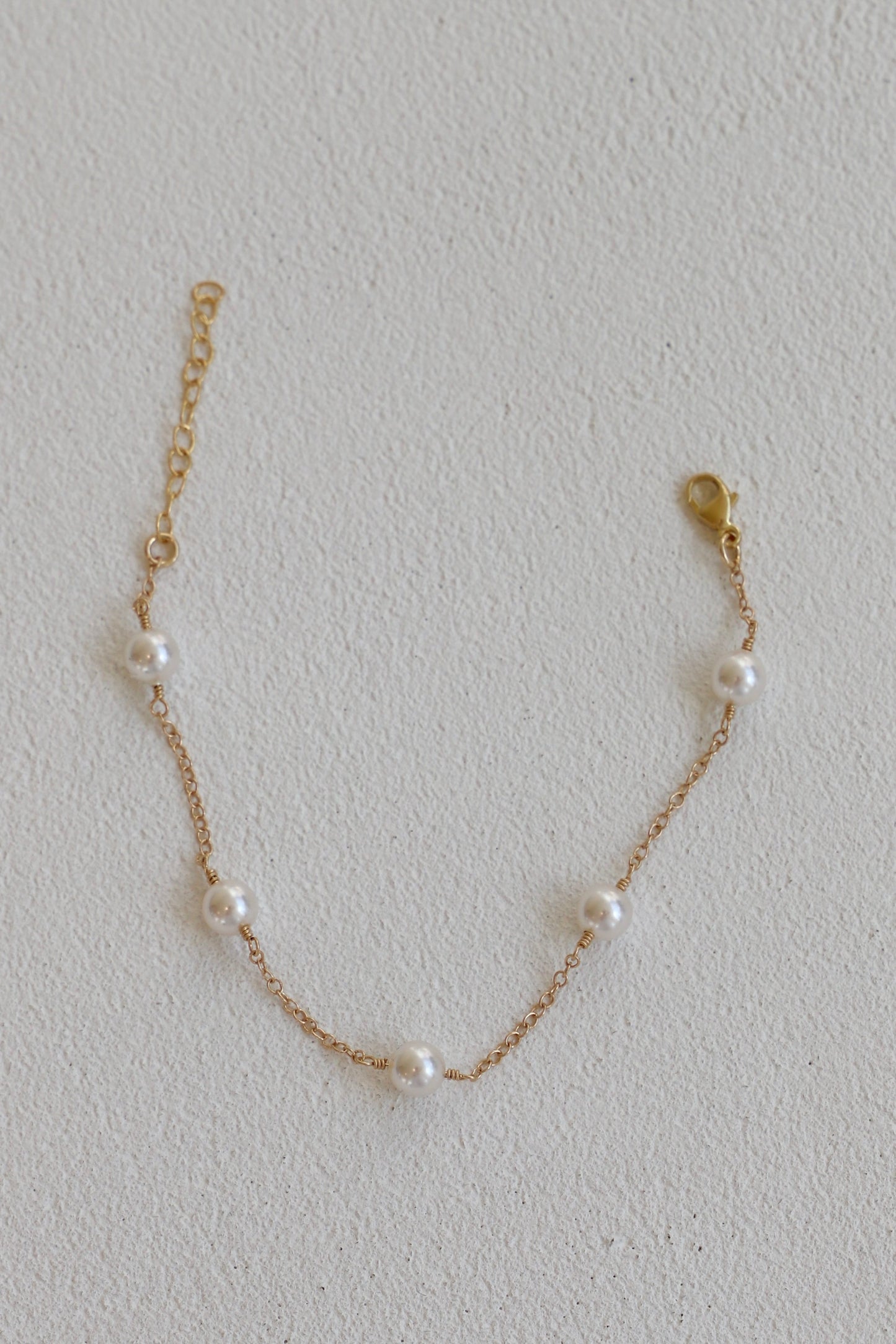 GOLD PEARL STATION BRACELET - Fluent Trends