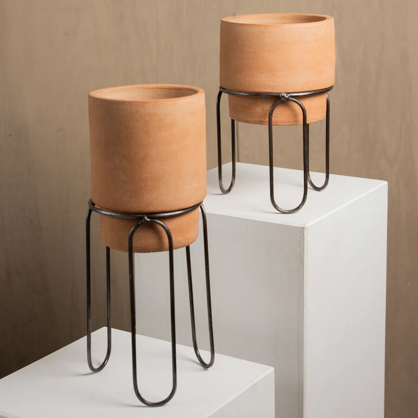 Jaro Medium Terracotta Planter - Fluent Trends