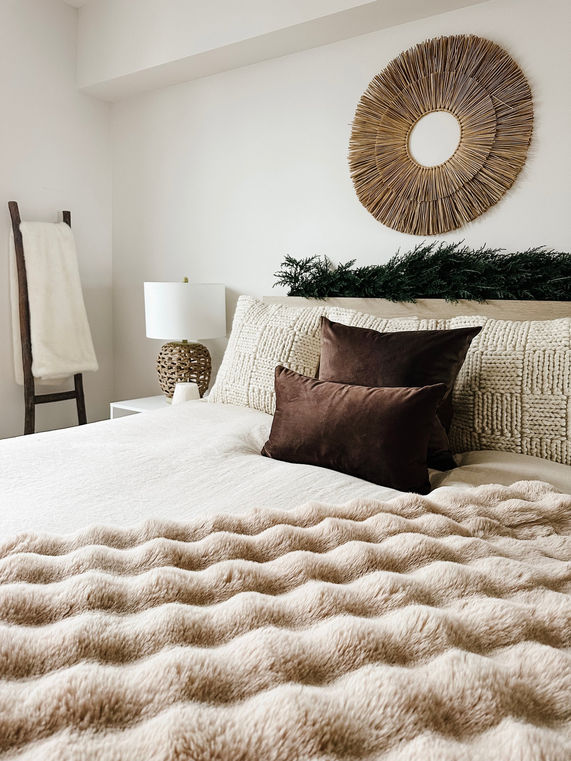 Hardin Pillow Cover - Fluent Trends