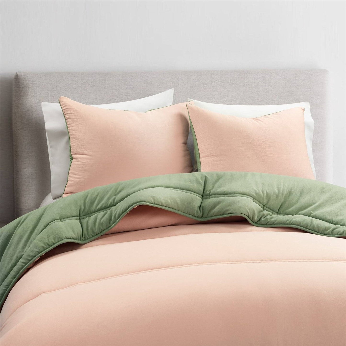 Full/Queen Soft Lightweight Reversible Quilted Comforter Set in Green/Pink Melrose Home Design