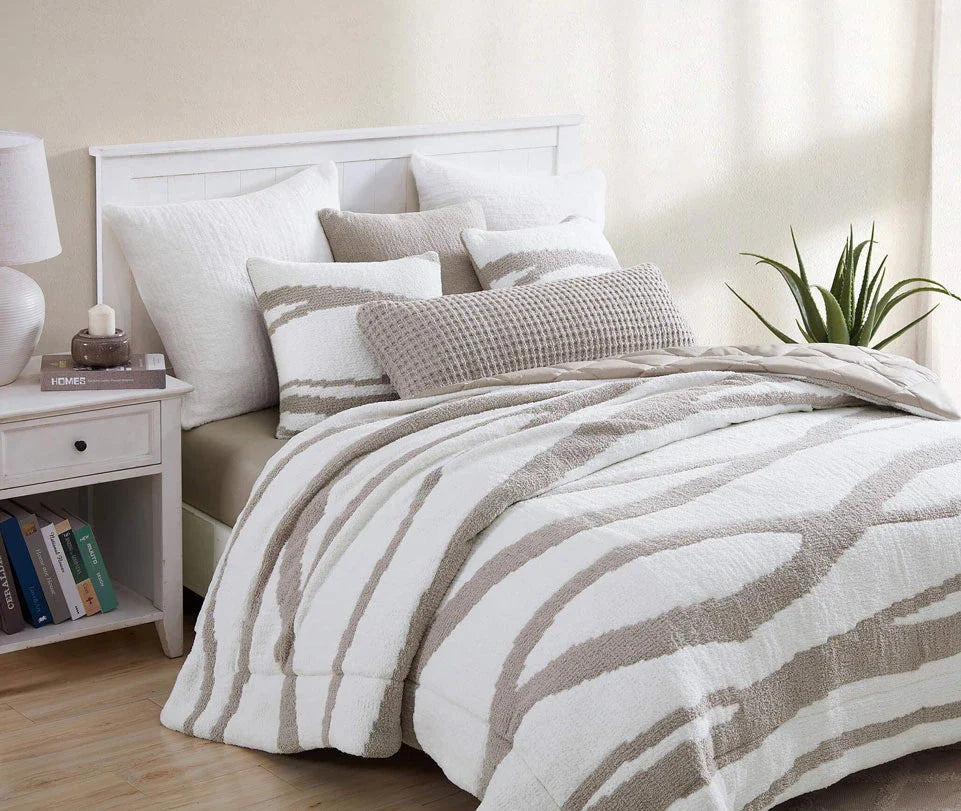 Snug Throw Pillow Sunday Citizen