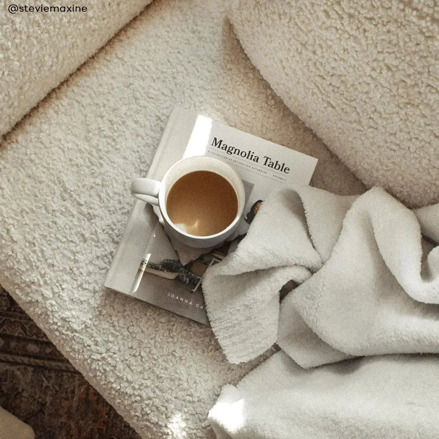 Snug Throw Sunday Citizen