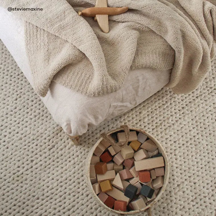 Snug Throw Sunday Citizen