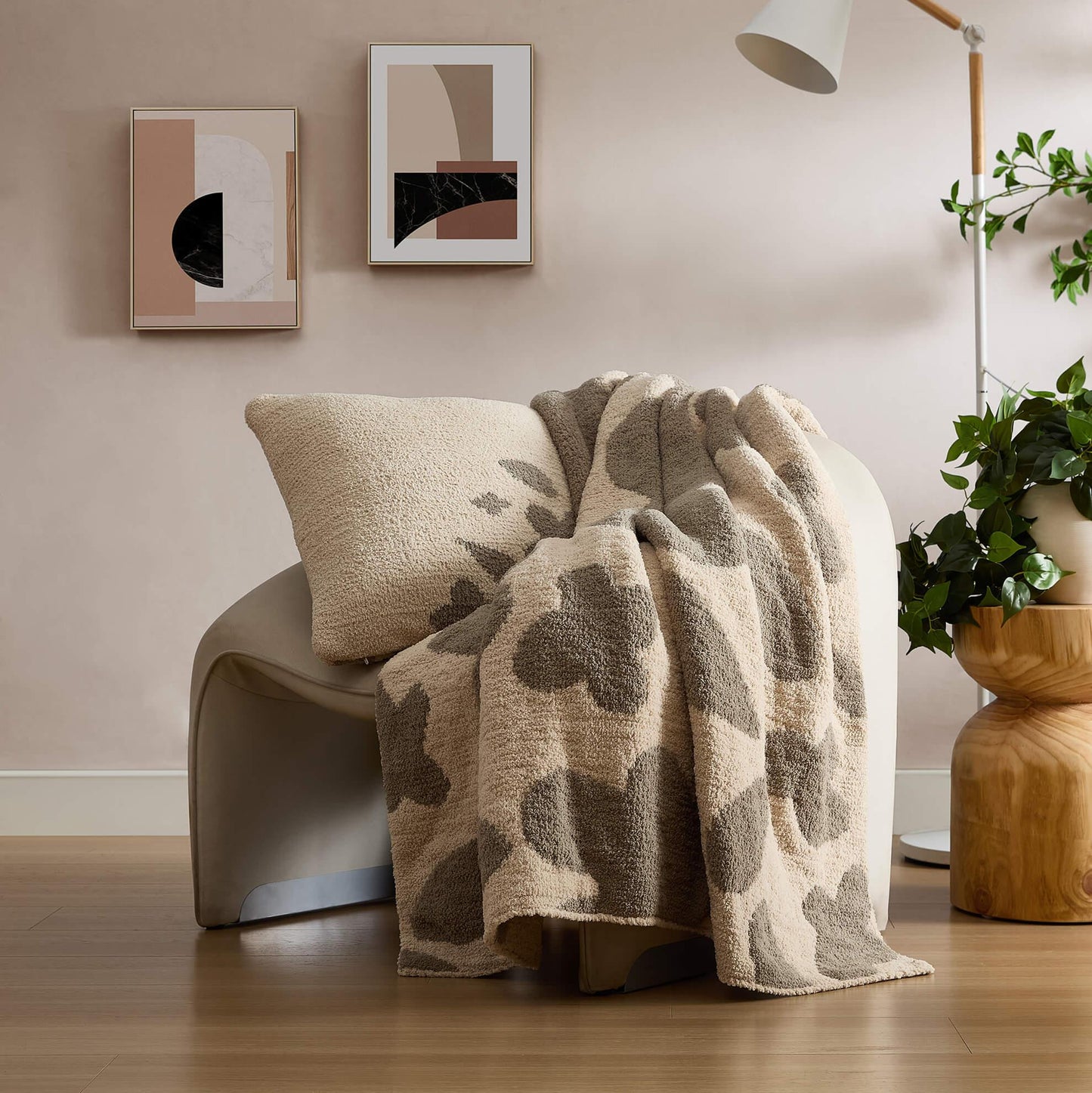 Bloom Throw Pillow - Fluent Trends