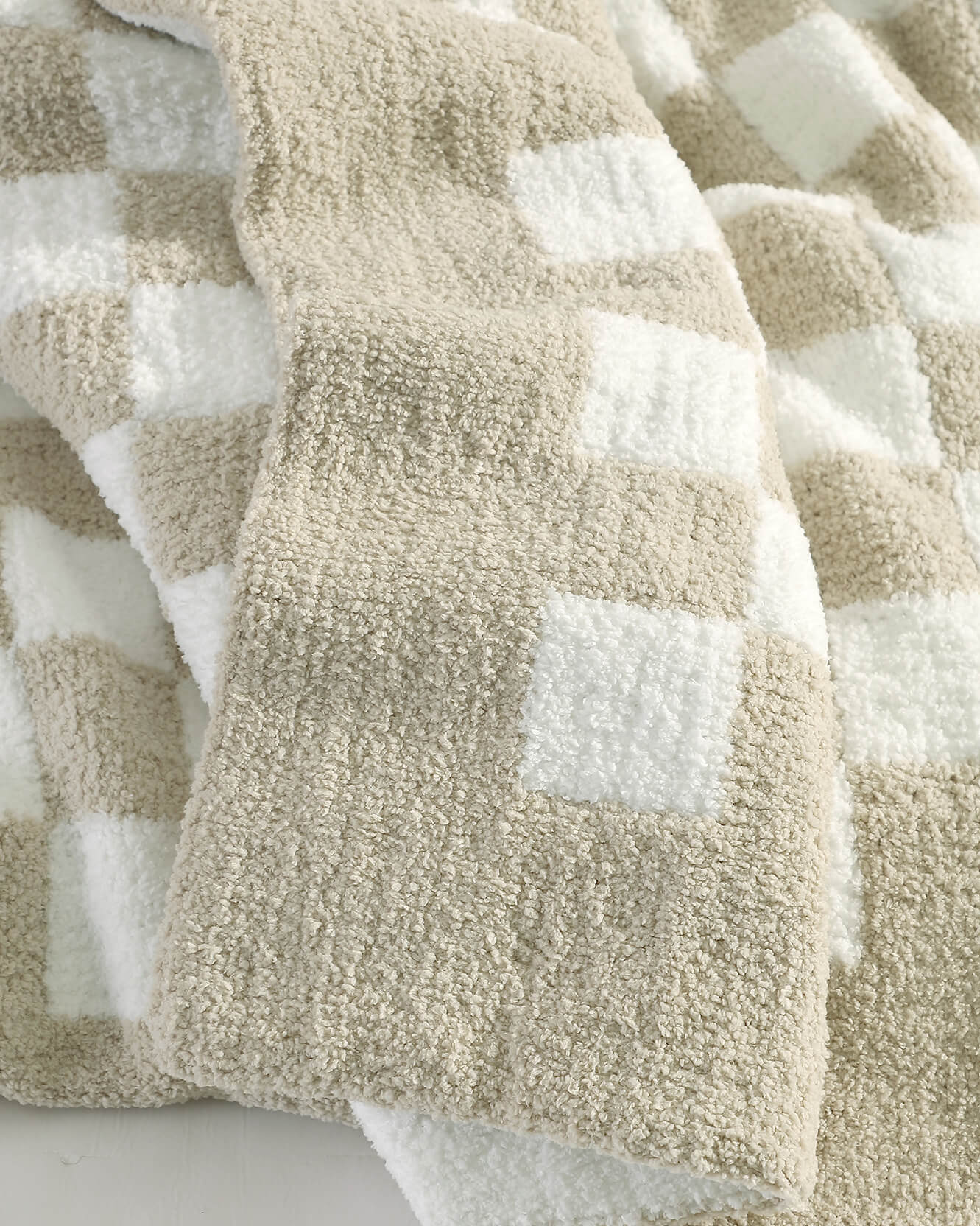Checkerboard Throw - Fluent Trends