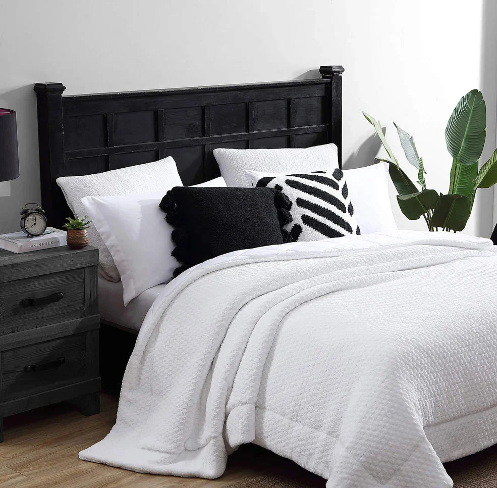 Pom Pom Throw Pillow - Fluent Trends
