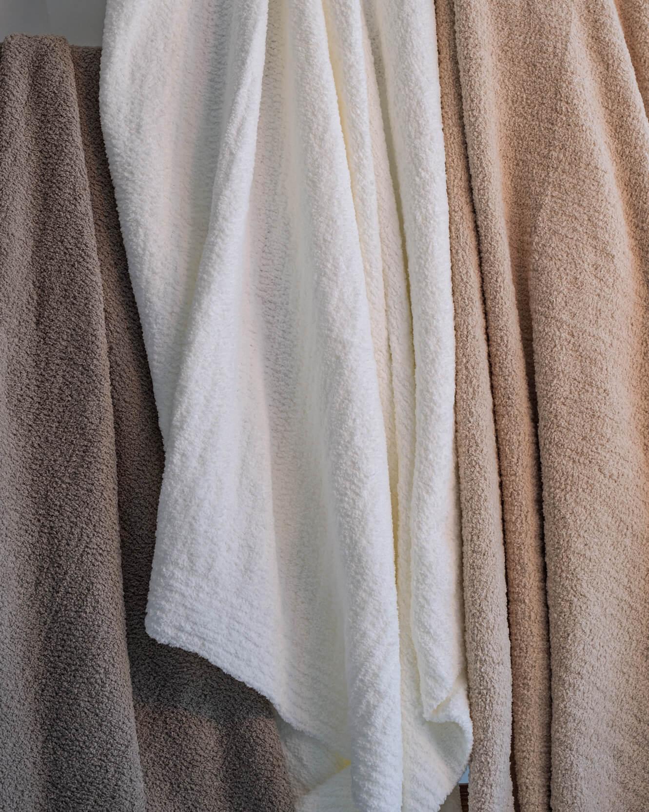 Snug Throw - Fluent Trends