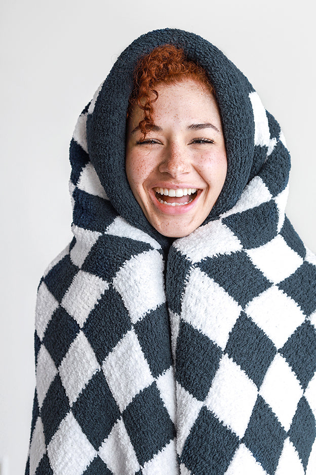 Checkerboard Throw - Fluent Trends