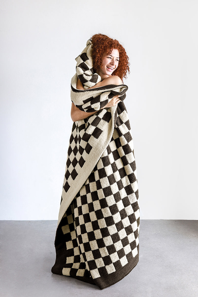 Checkerboard Throw - Fluent Trends