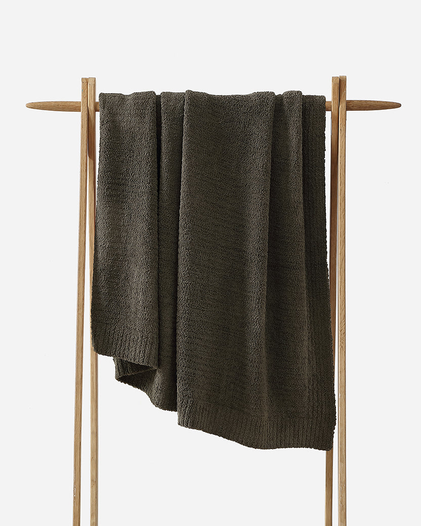 Snug Throw Sunday Citizen
