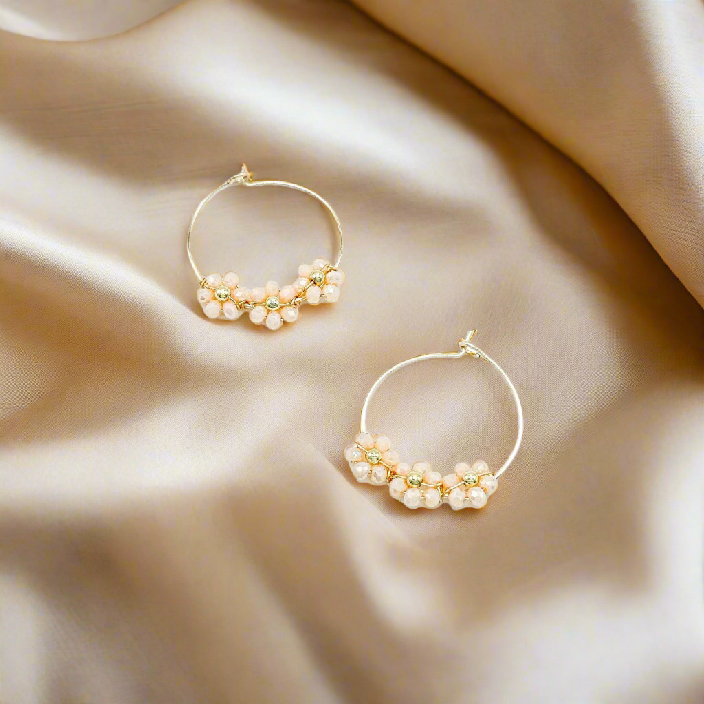 Daisy gold earrings