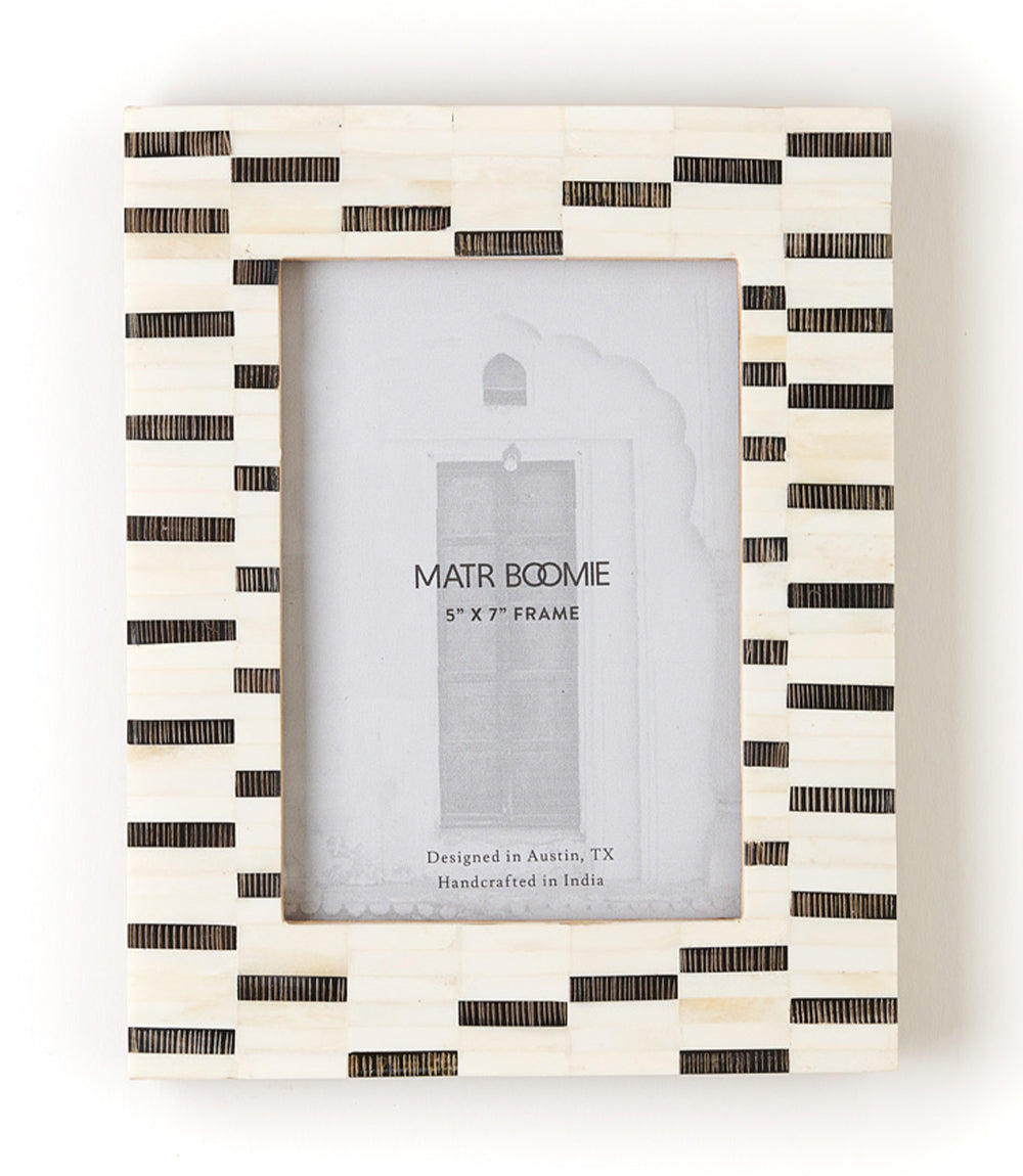 Mukhendu 5x7 Black & White Picture Frame - Hand Carved Bone - Fluent Trends