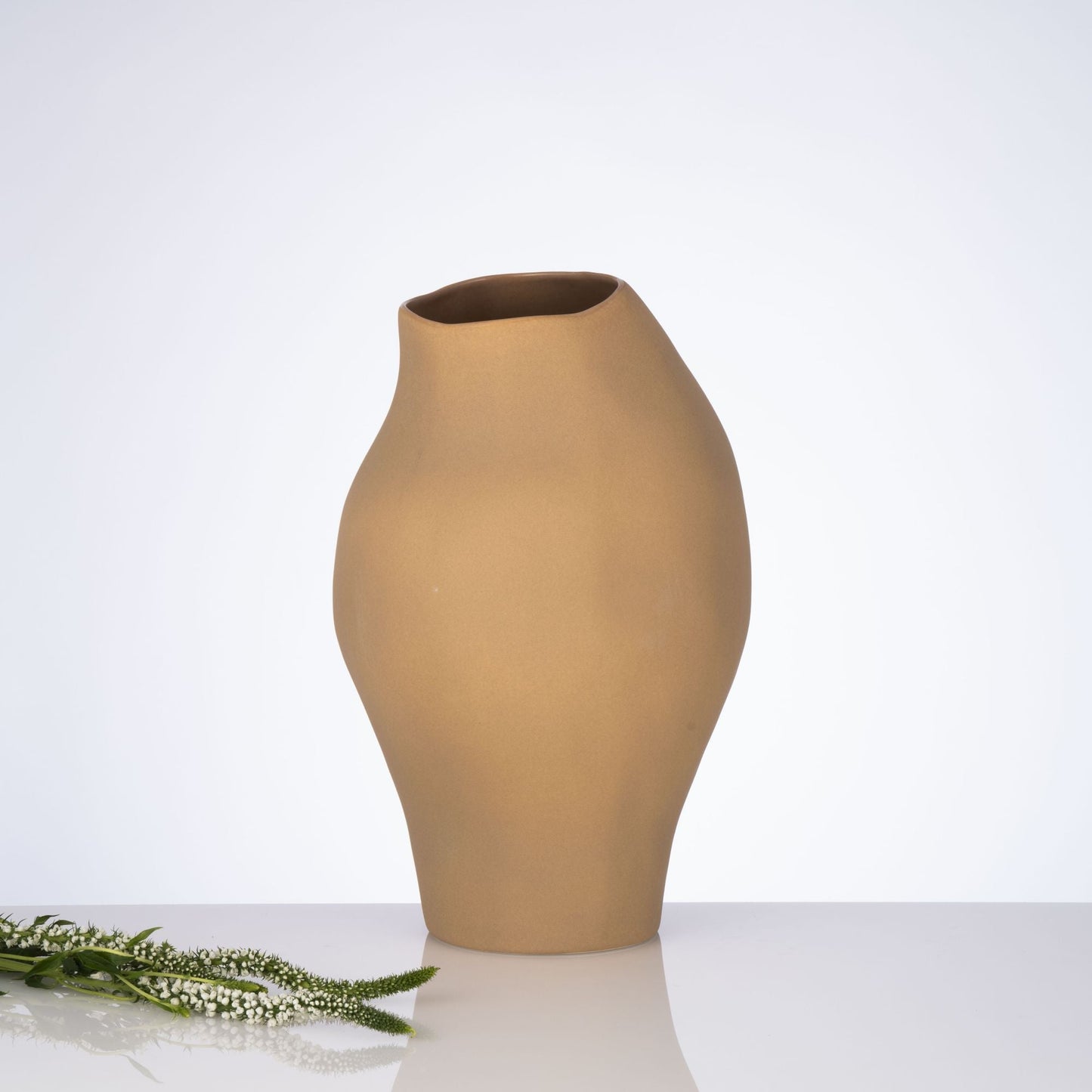 Mosco Light Brown Vase Powered by People