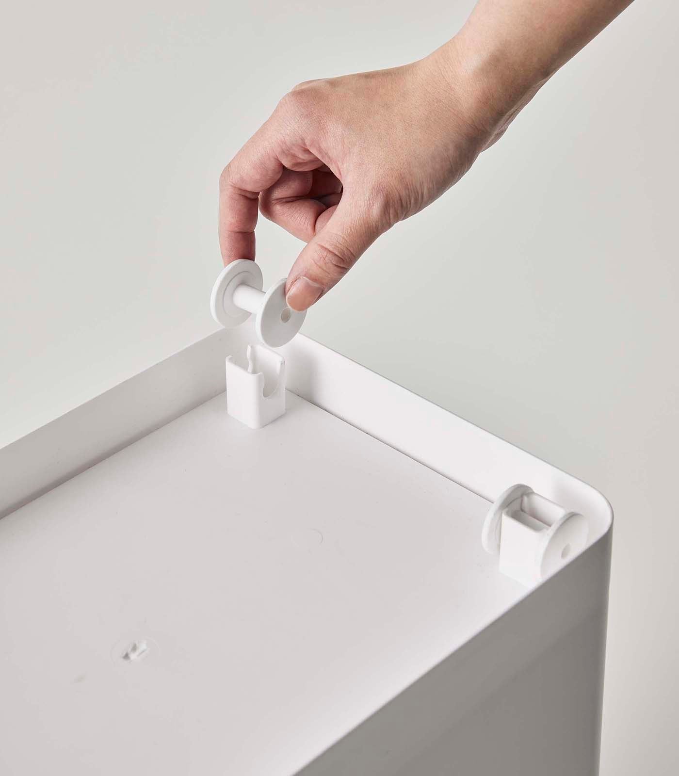 Rolling Airtight Pet Food Container (25 lbs.) - Fluent Trends
