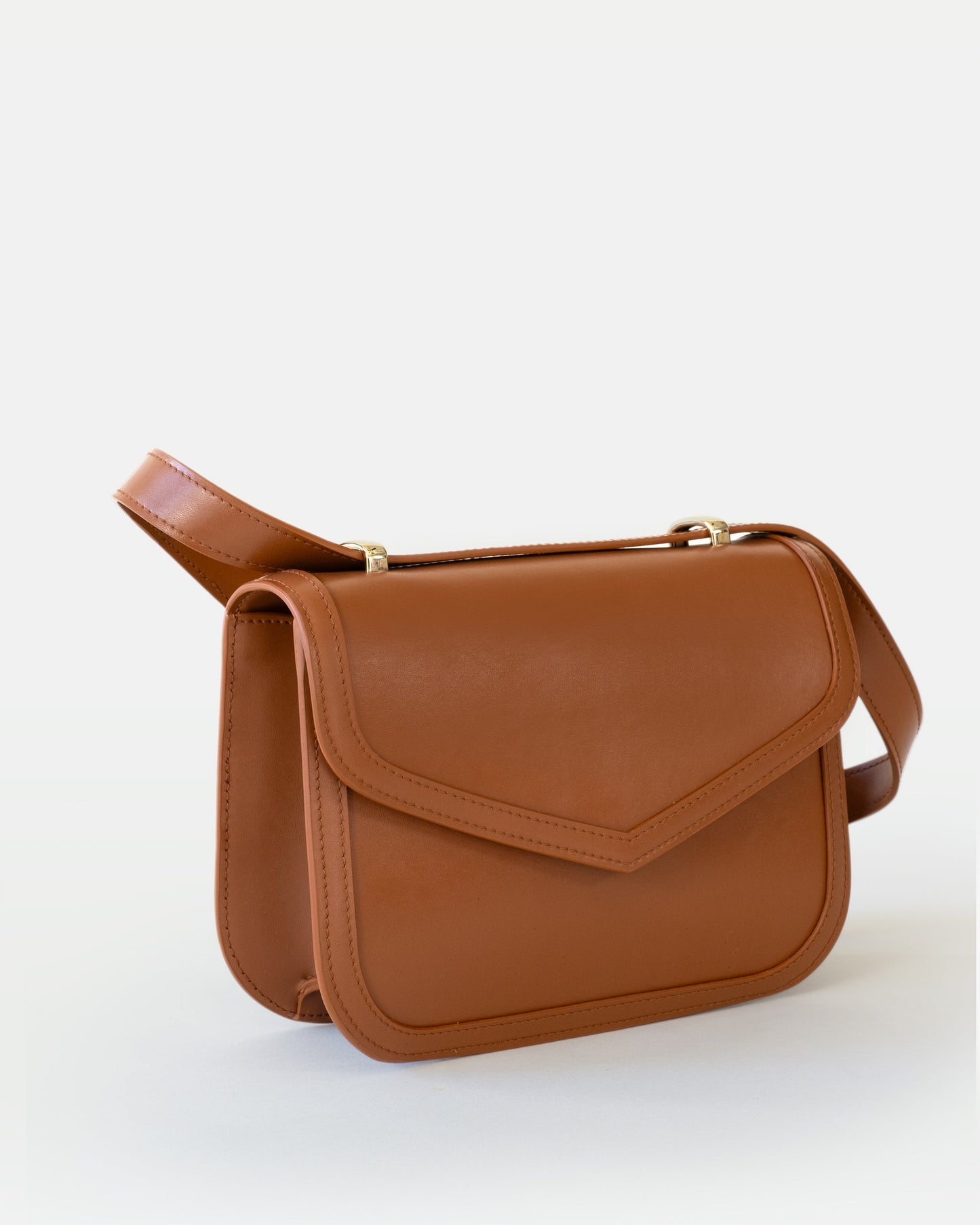MODHER Maya Crossbody – Mirum® Edition