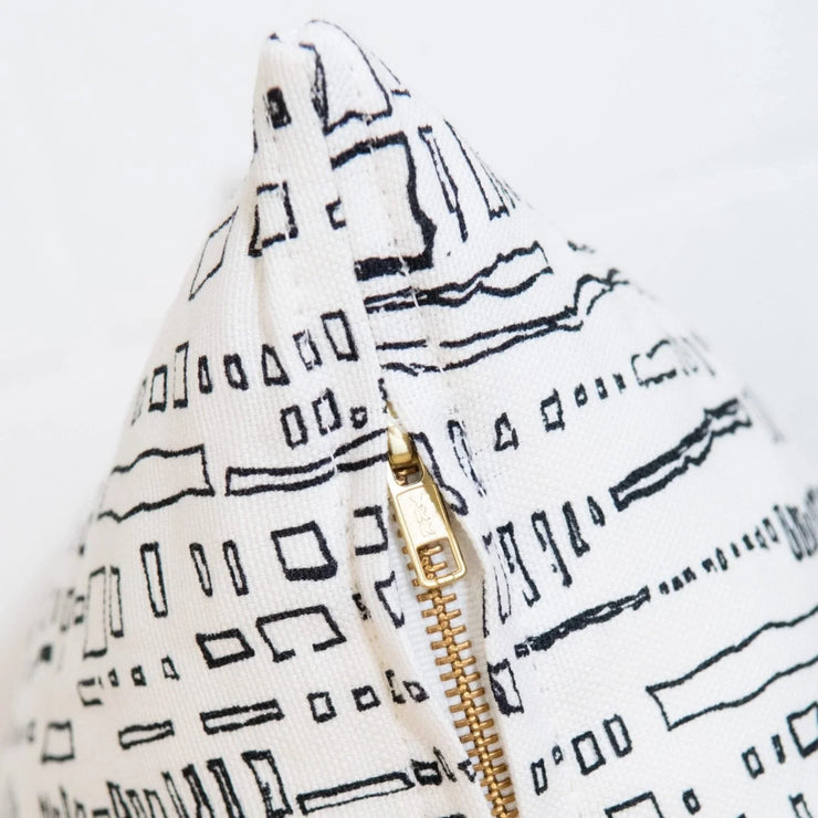 Capistrano in Clairvoyant 20" x 20" Pillow - Fluent Trends