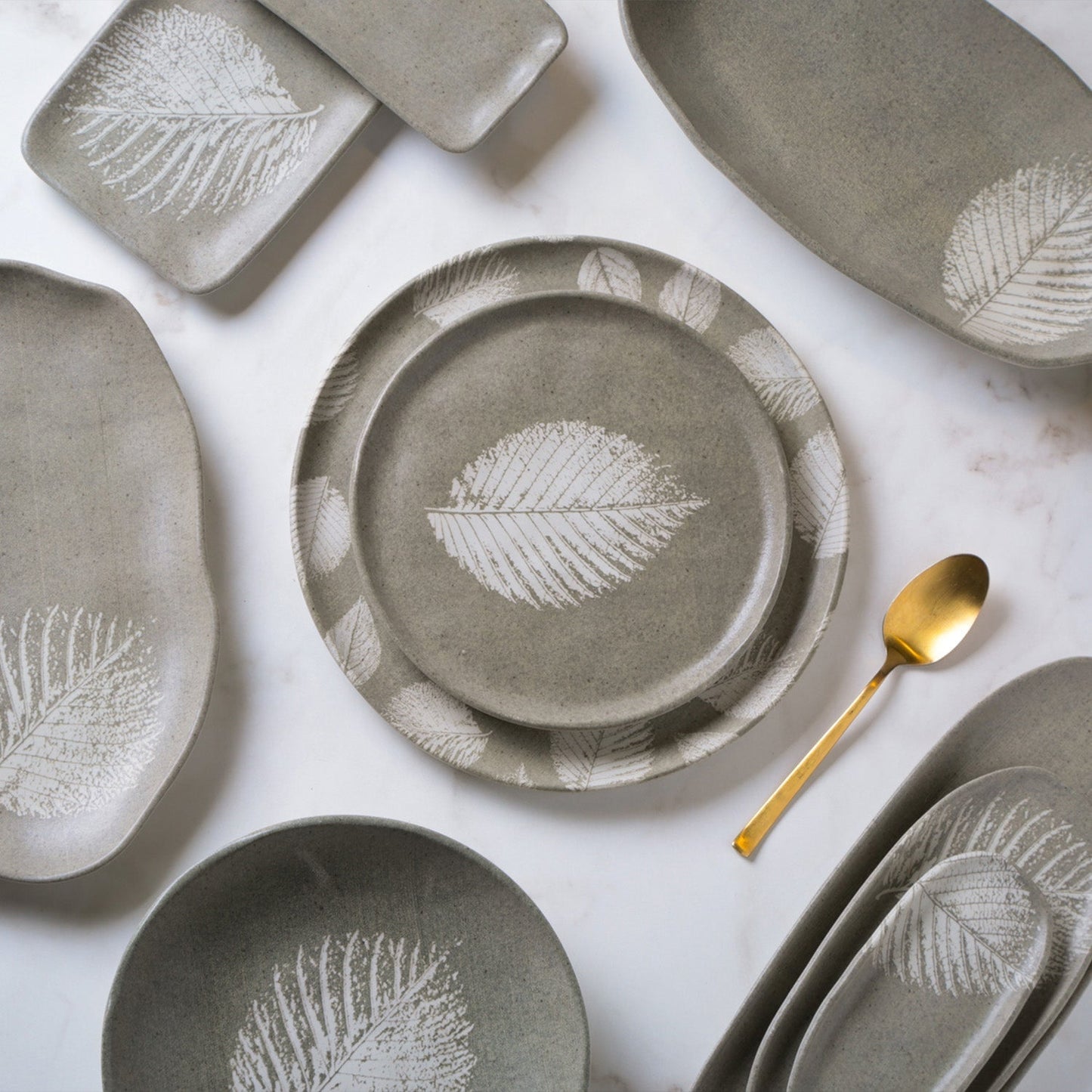 20 Pc. Dinnerware Set Powered by People