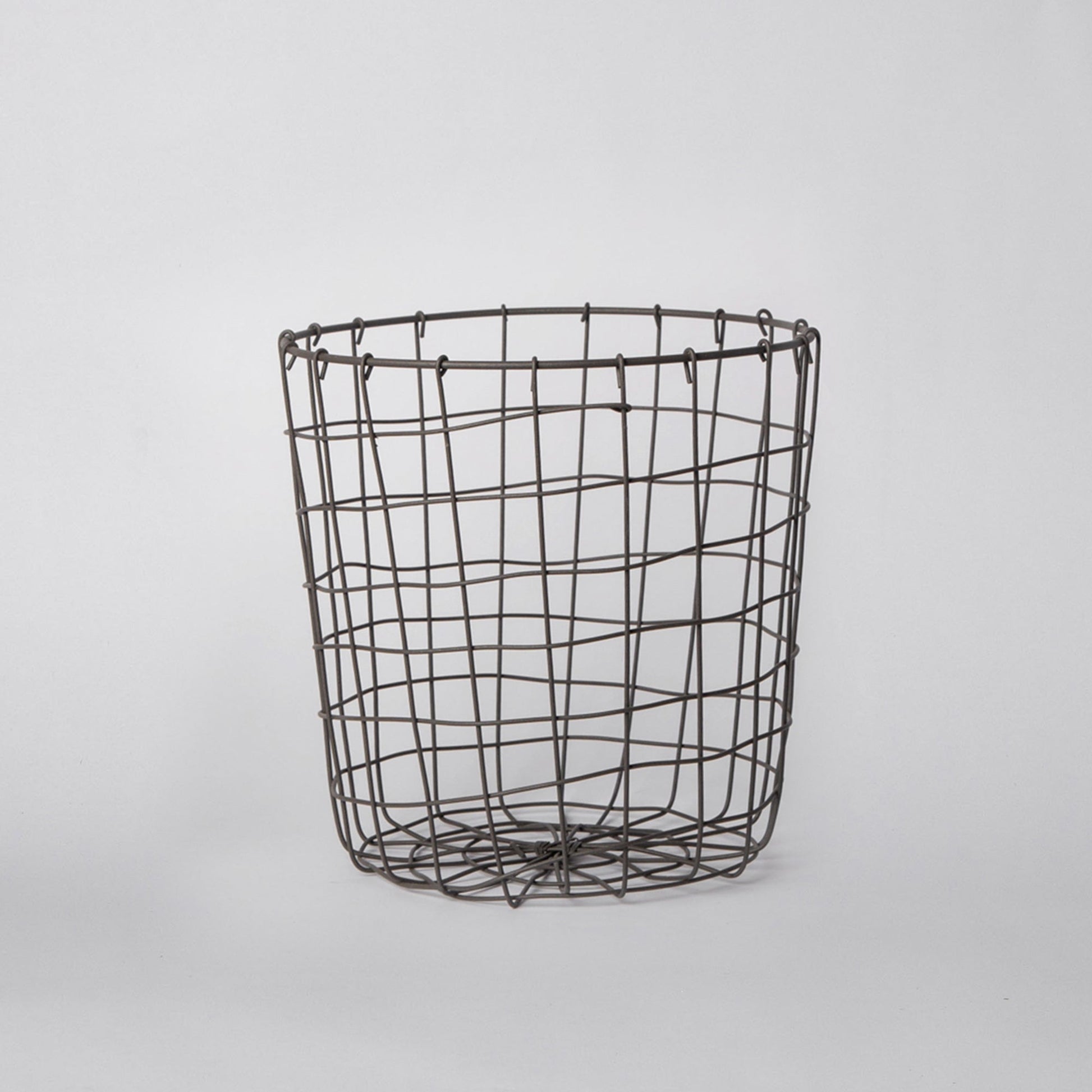 308 - Round Iron Basket - Fluent Trends