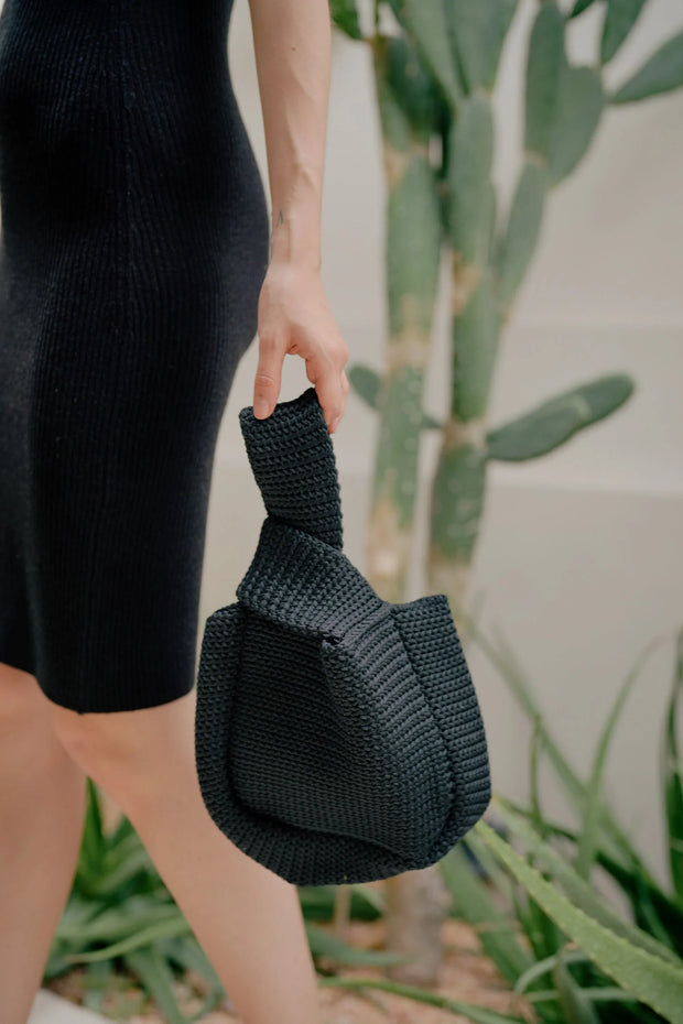 Mackenzie Knit Clutch in Black - Fluent Trends