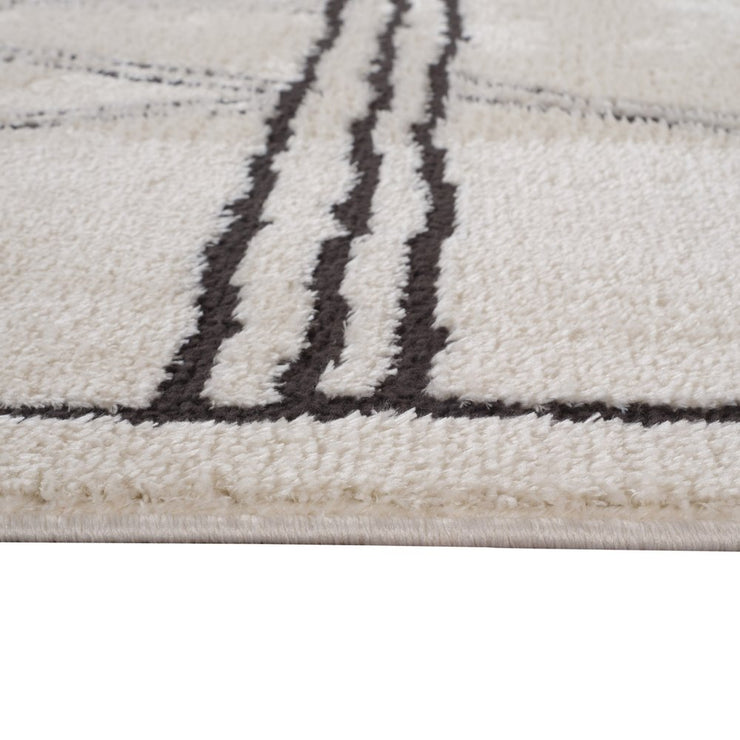 Ivory & Black Geometric Area Rug - 5' x 7' Stain Resistant Polypropylene - Fluent Trends Area Rugs