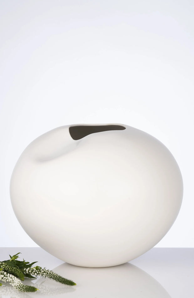 Milan White Sculptural Vase - Fluent Trends