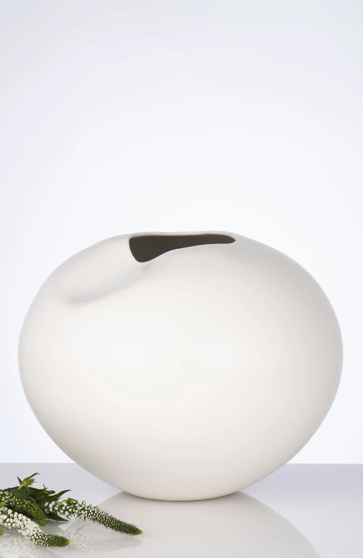 Milan White Sculptural Vase - Fluent Trends