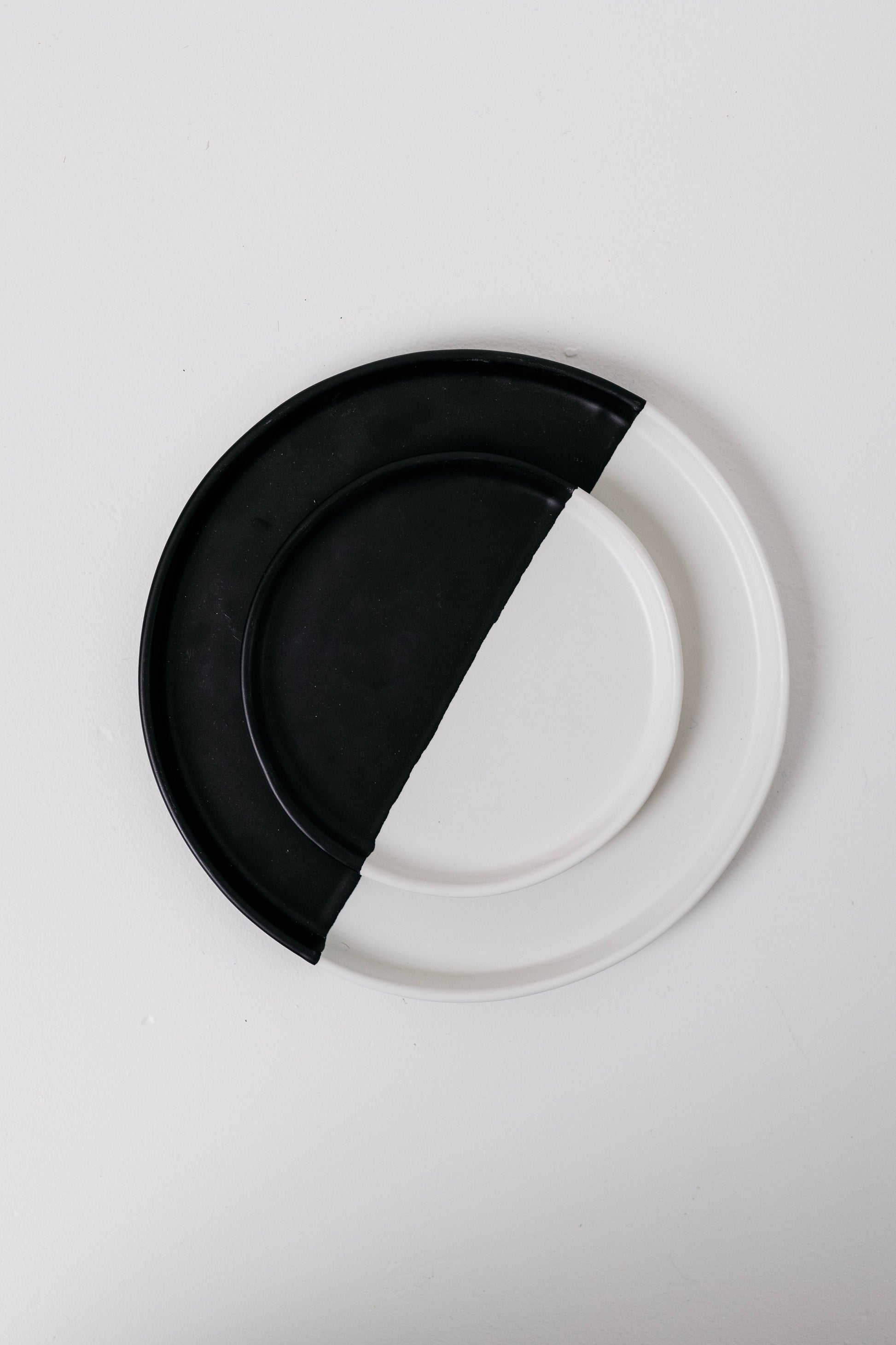 Dawson Dinner Plate - Matte Black/White - Set of 6 THELIFESTYLEDCO Shop
