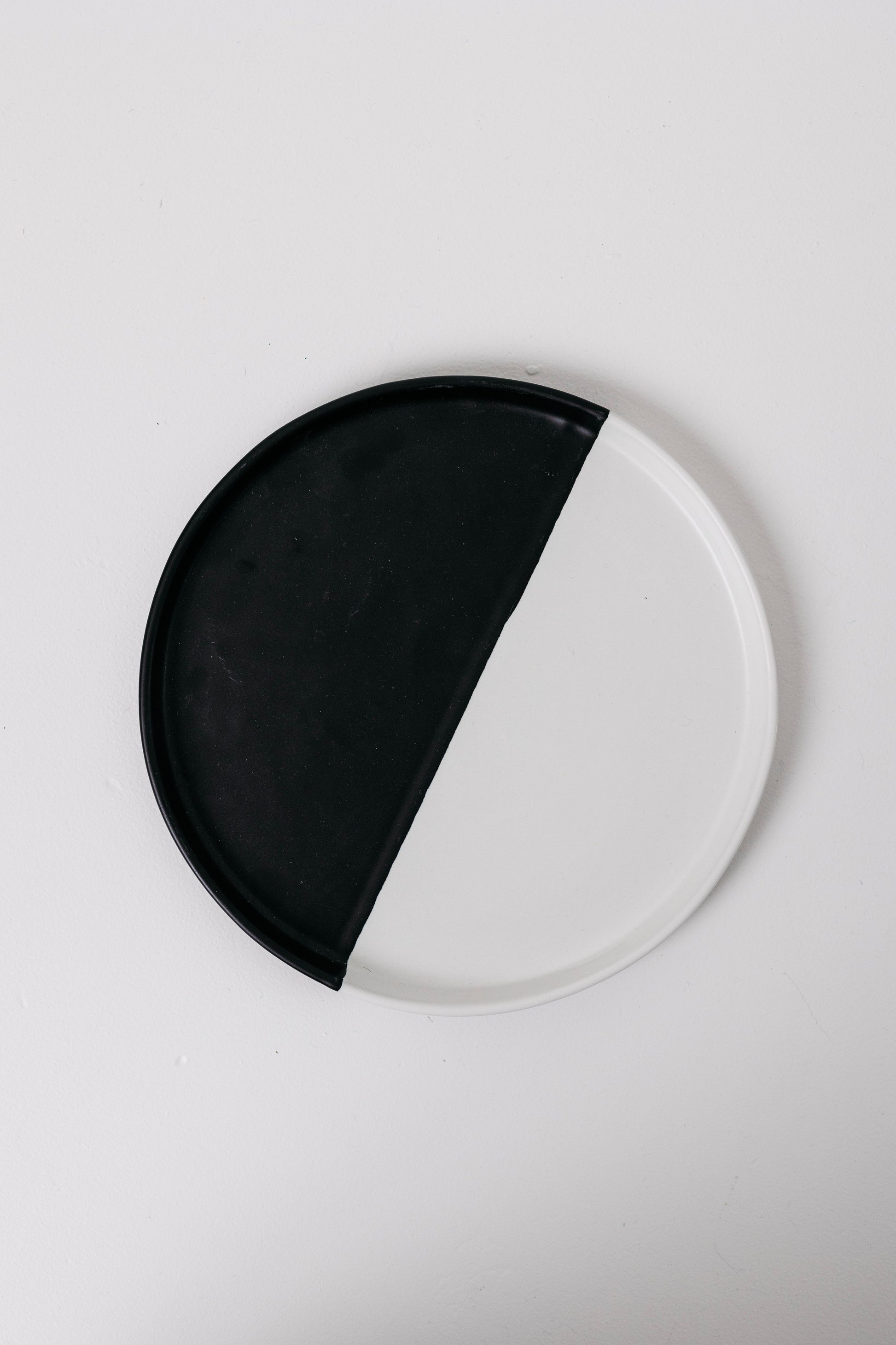Dawson Dinner Plate - Matte Black/White - Set of 6 THELIFESTYLEDCO Shop