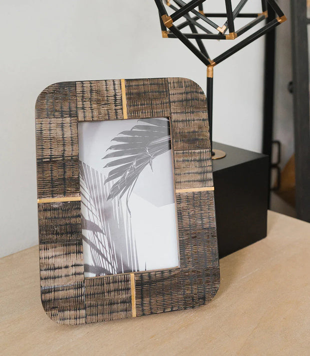 Kerala 4x6 Picture Frame - Curved Carved Horn , Brass Inlay - Fluent Trends