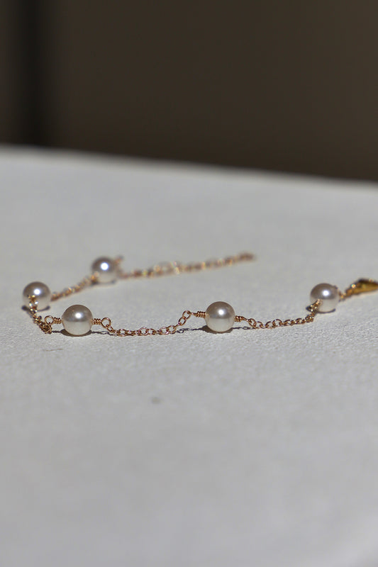 GOLD PEARL STATION BRACELET - Fluent Trends