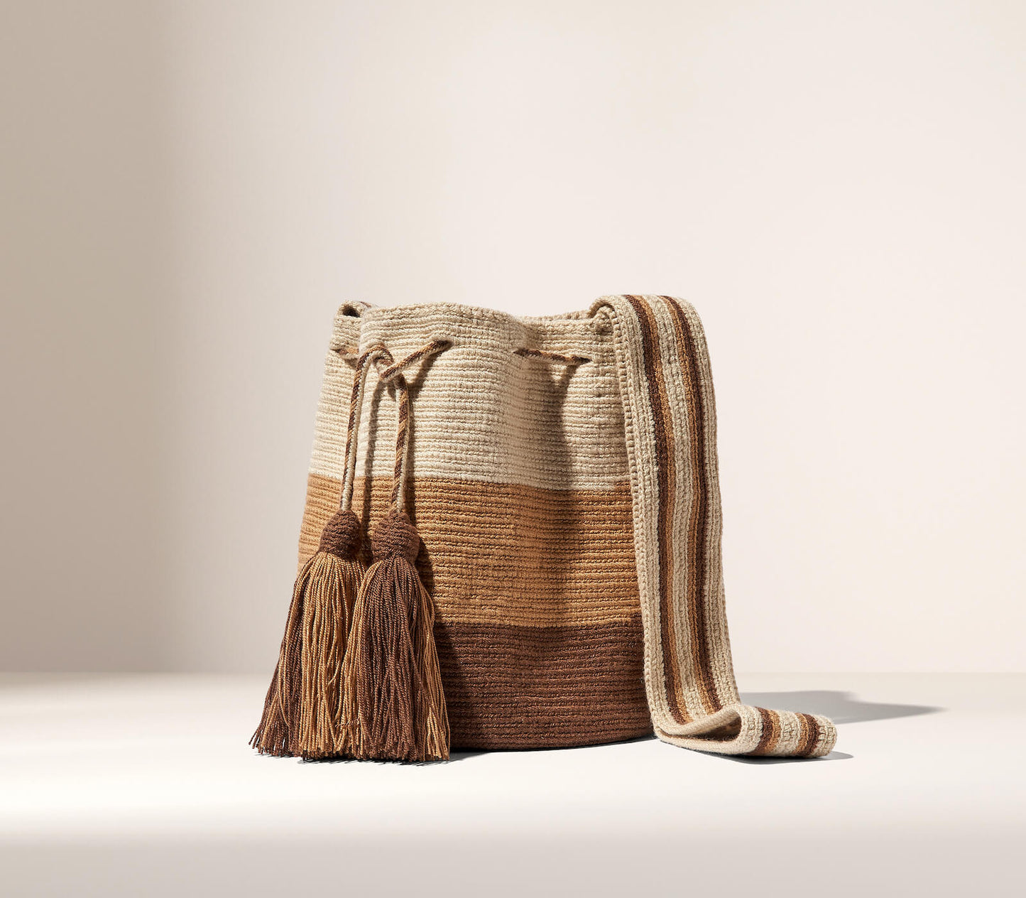 América Crocheted Crossbody Bag