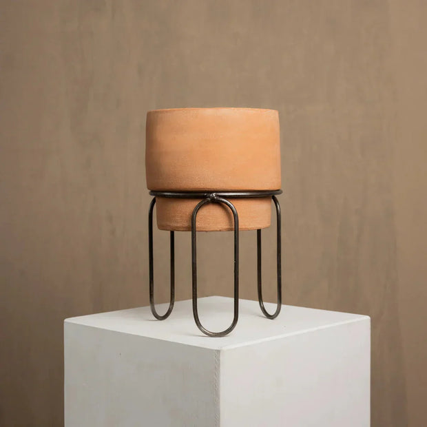 Jaro Medium Terracotta Planter - Fluent Trends