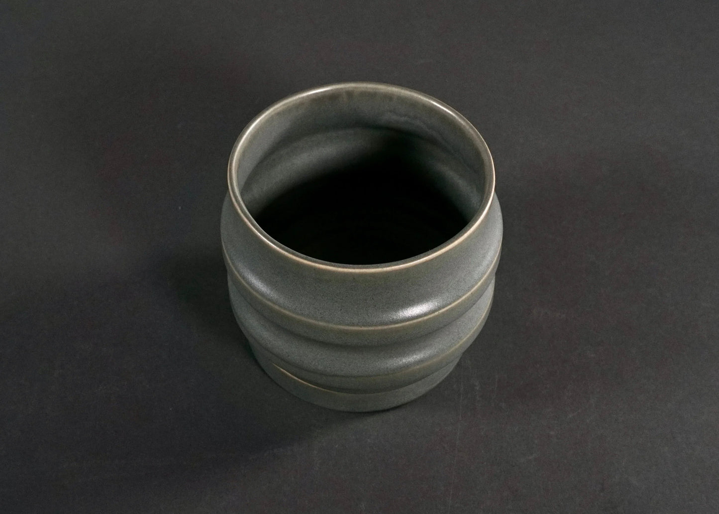 Primera Ceramic Planter - Modern Ridged Plant Pot with Drainage