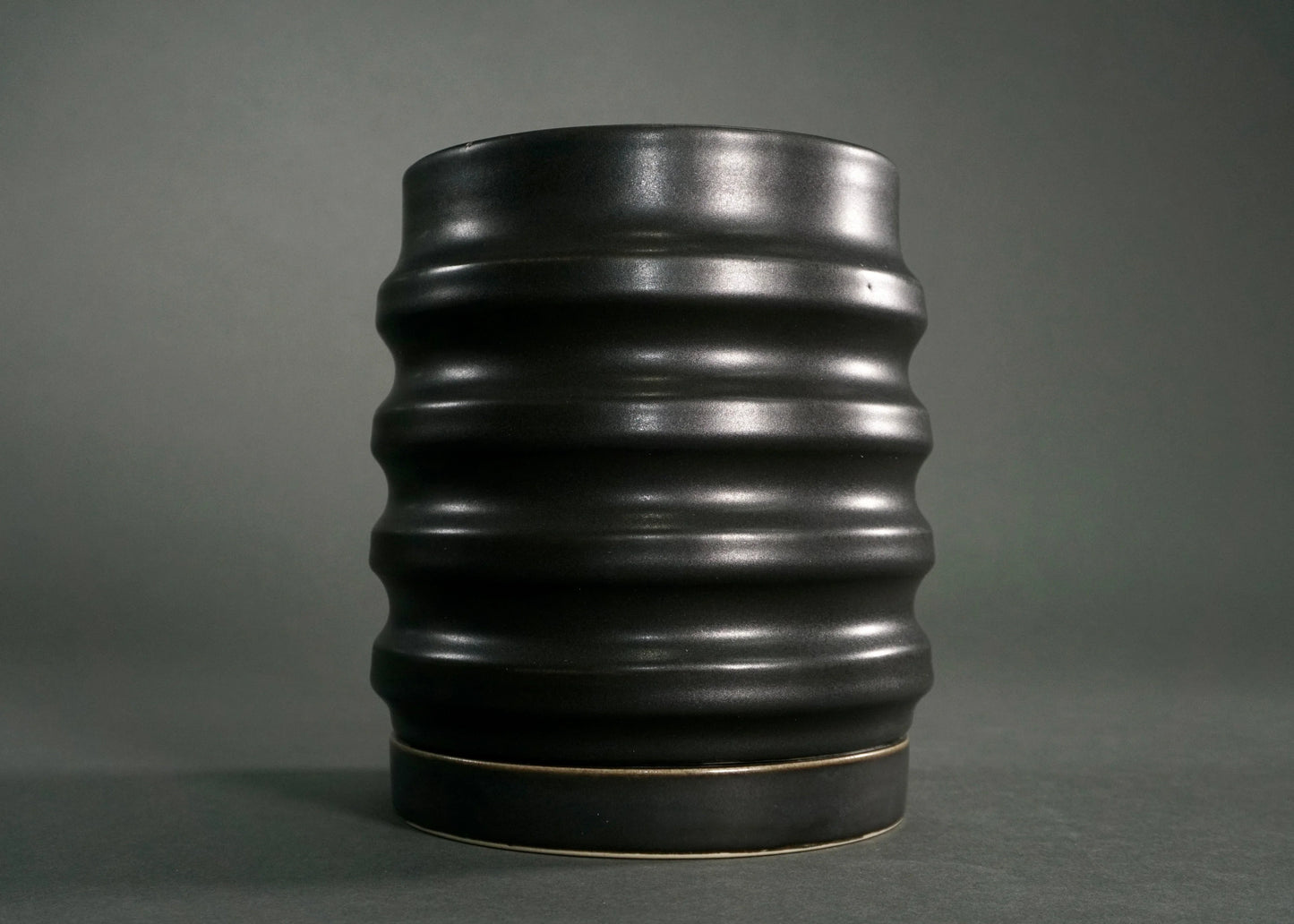 Primera Ceramic Planter - Modern Ridged Plant Pot with Drainage