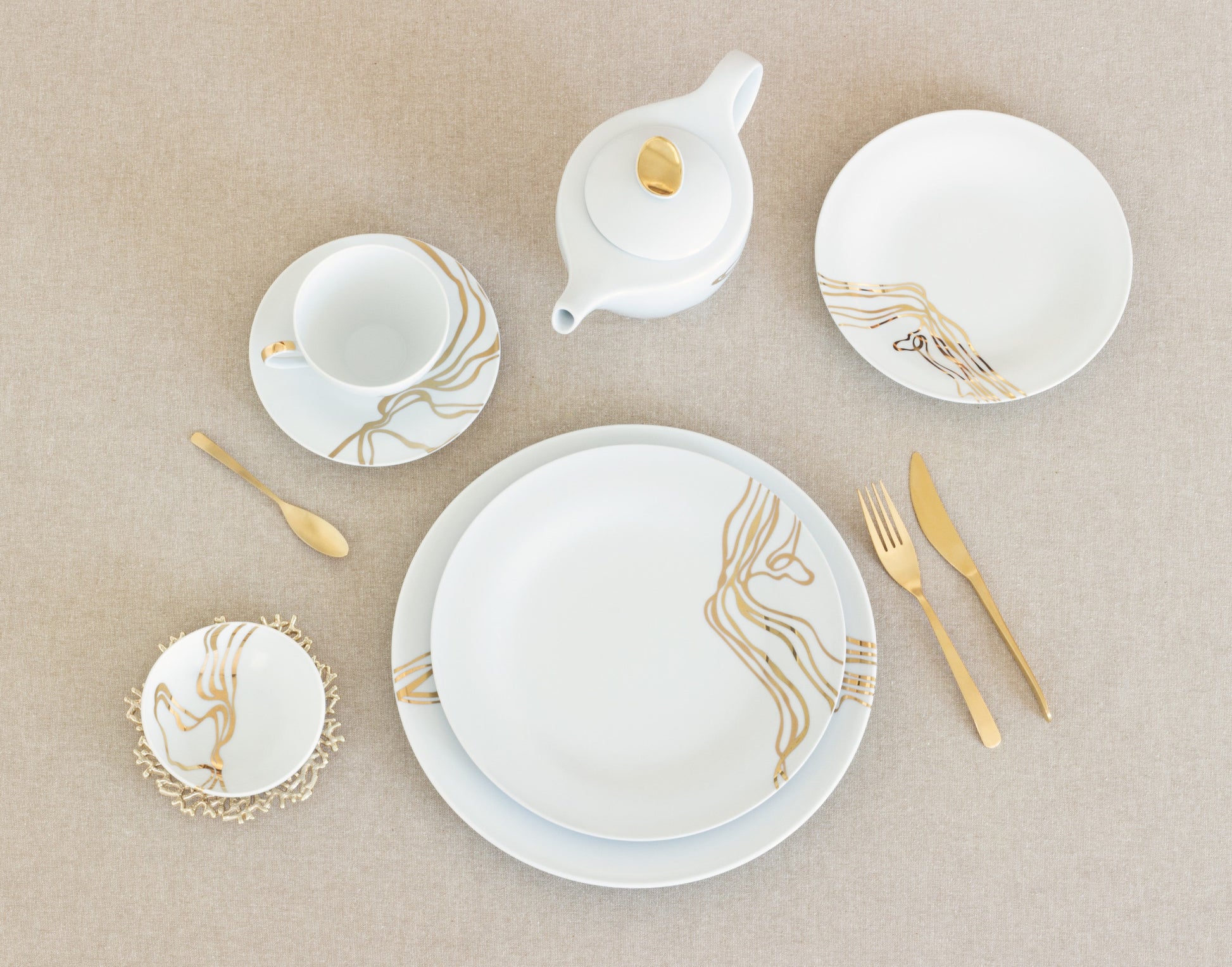 Fiume D'Oro 24-piece Dinner Setting - Fluent Trends Dinnerware Sets