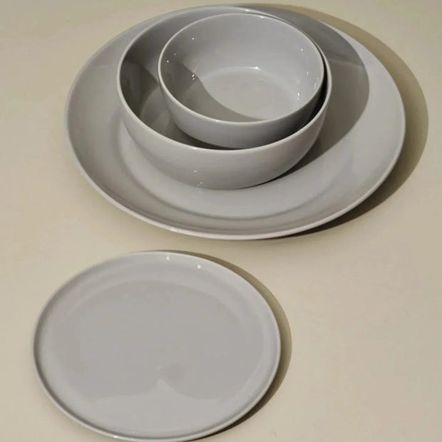 S/4 Wide Rim Dinnerware Set - Fluent Trends