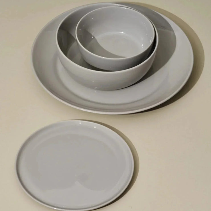 S/4 Wide Rim Dinnerware Set - Fluent Trends