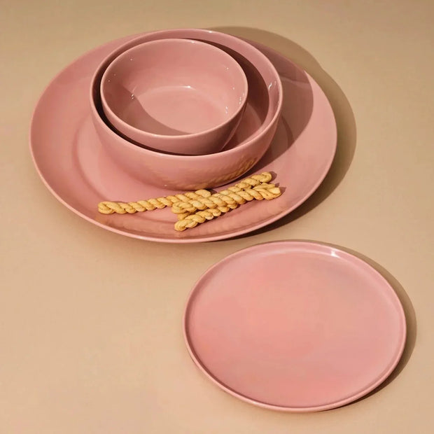 S/4 Wide Rim Dinnerware Set - Fluent Trends