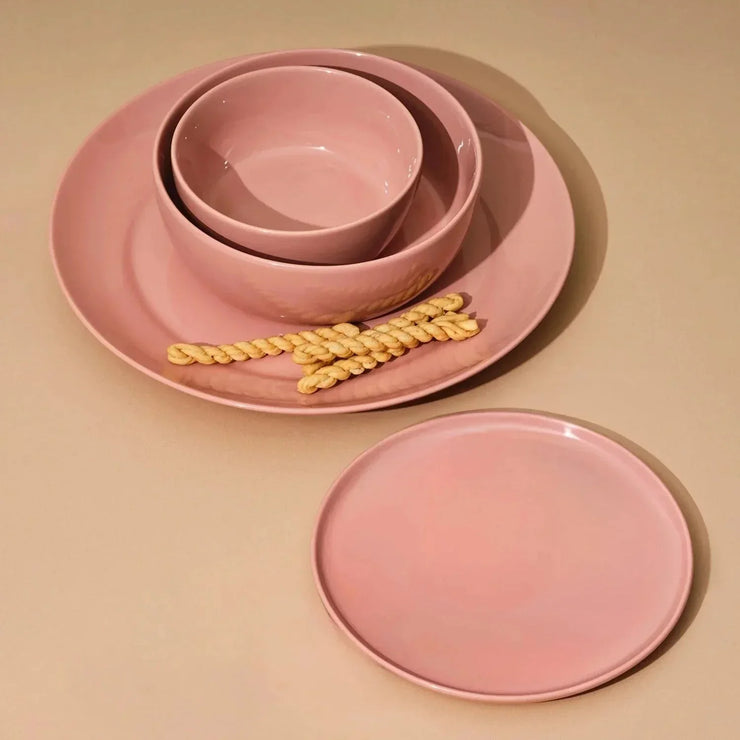 S/4 Wide Rim Dinnerware Set - Fluent Trends