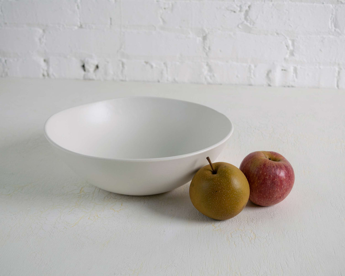 Decorative Fruit Bowl – Handmade Porcelain for Elegant Home Décor