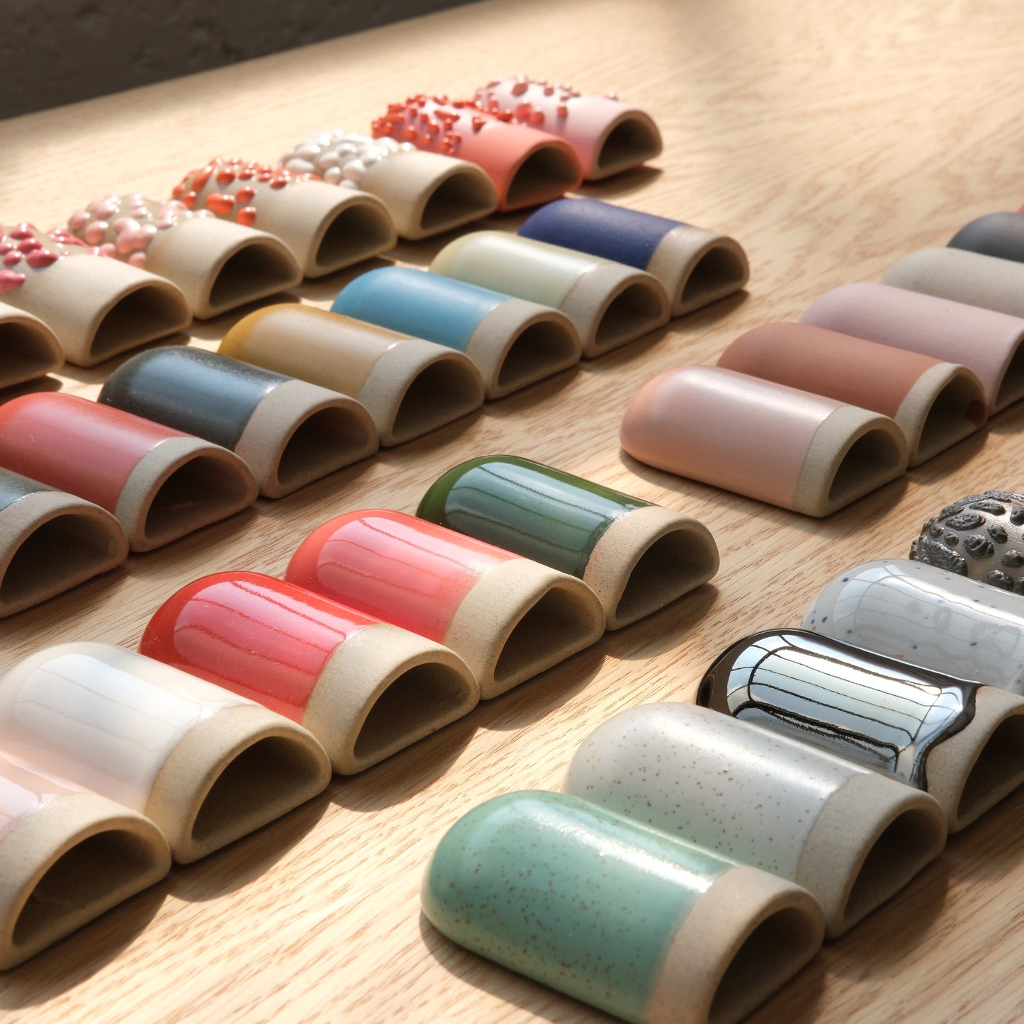 Slot Table Lamp – Handcrafted Minimalist Ceramic Lighting