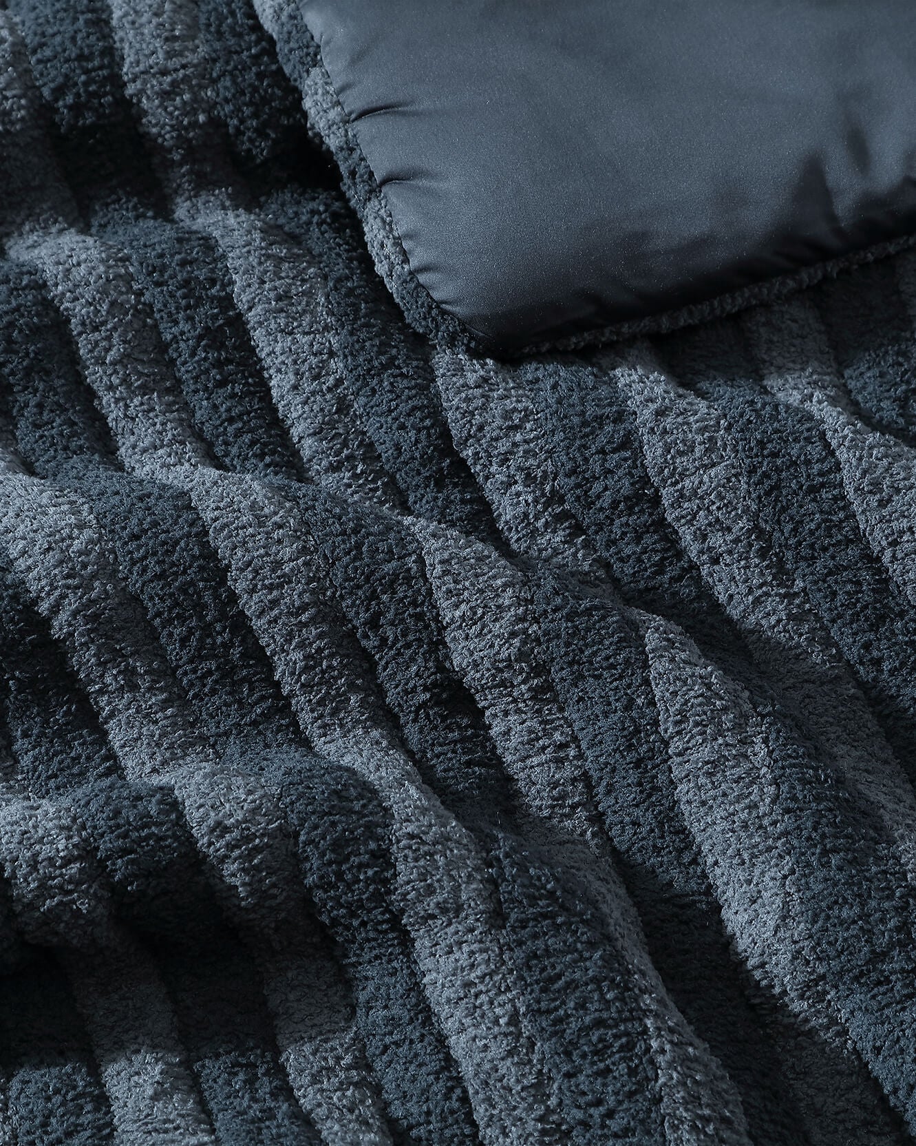 Snug Piped Comforter Sunday Citizen