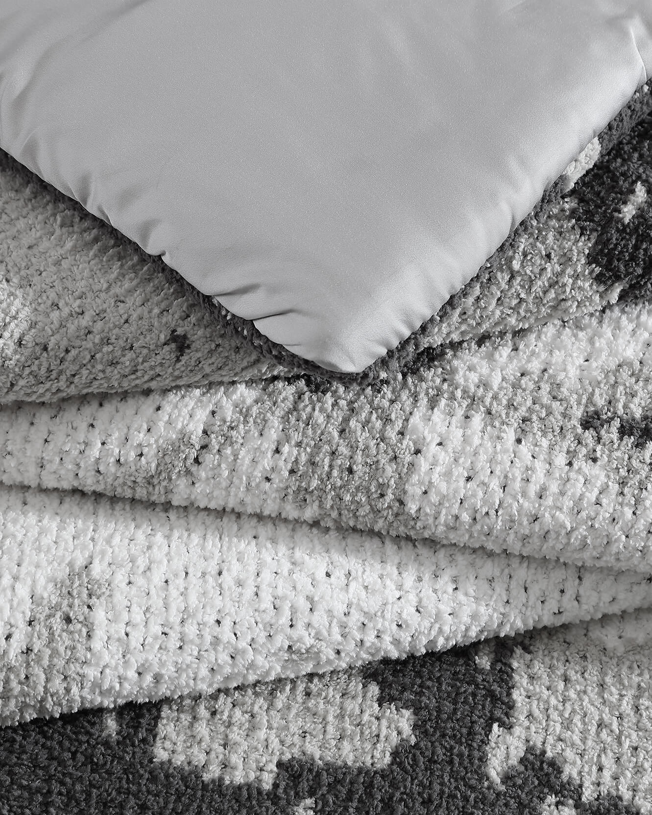 Double Snug Pixel Comforter Sunday Citizen