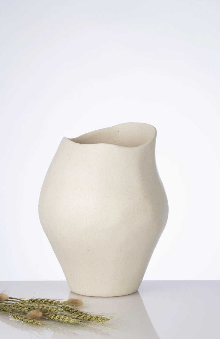 Mosco Cream Vase - Fluent Trends