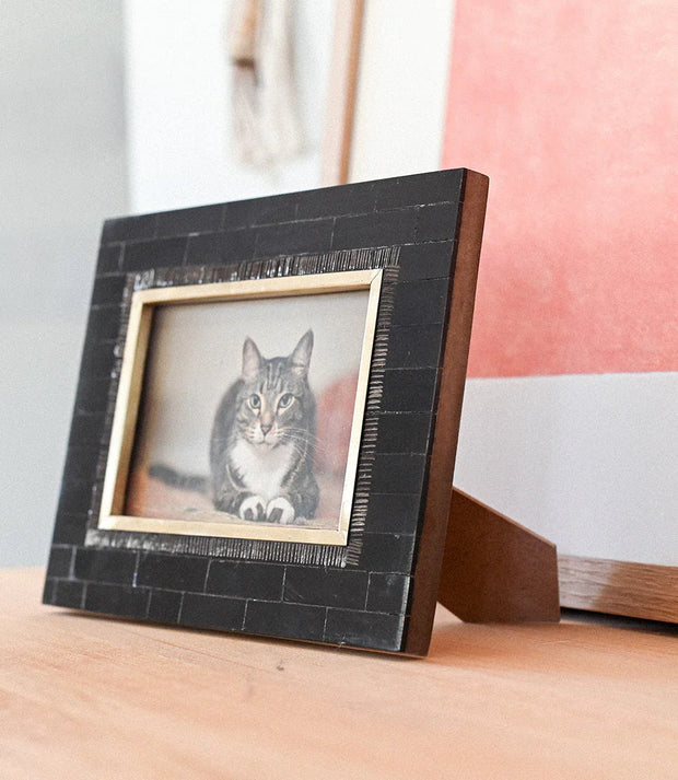 Andhera 4x6 Black Picture Frame - Hand Carved Horn, Brass Inlay - Fluent Trends